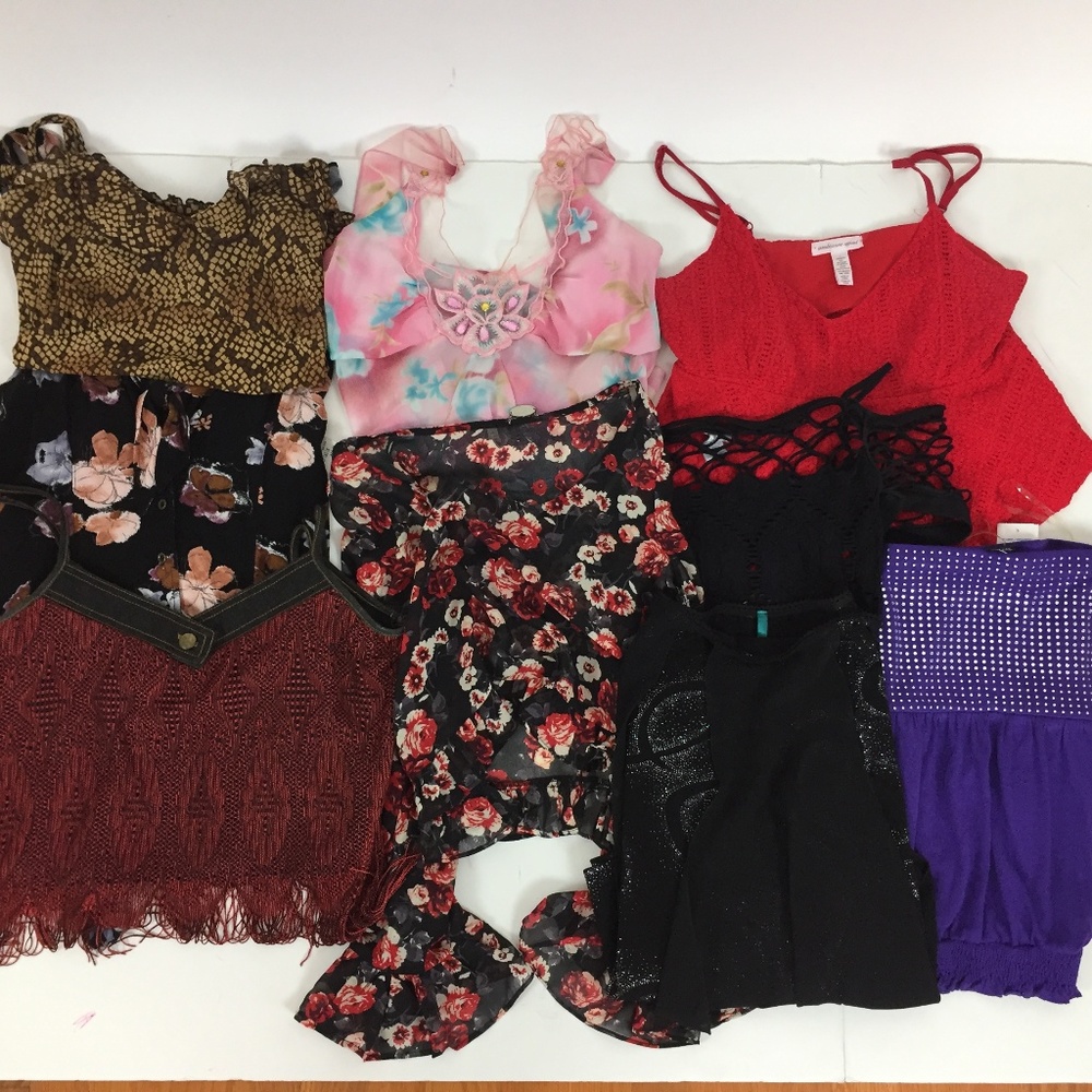 Box Lot of Womens (9) Large Tops